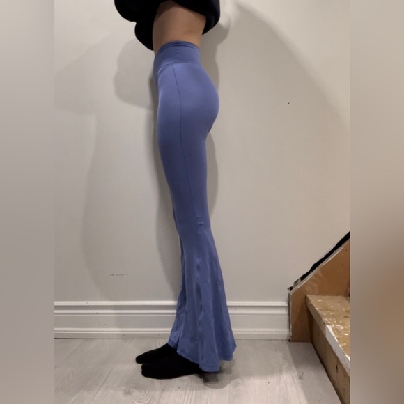 AERIE OFFLINE EXTRA FLARE LEGGINGS - Picture 6 of 6